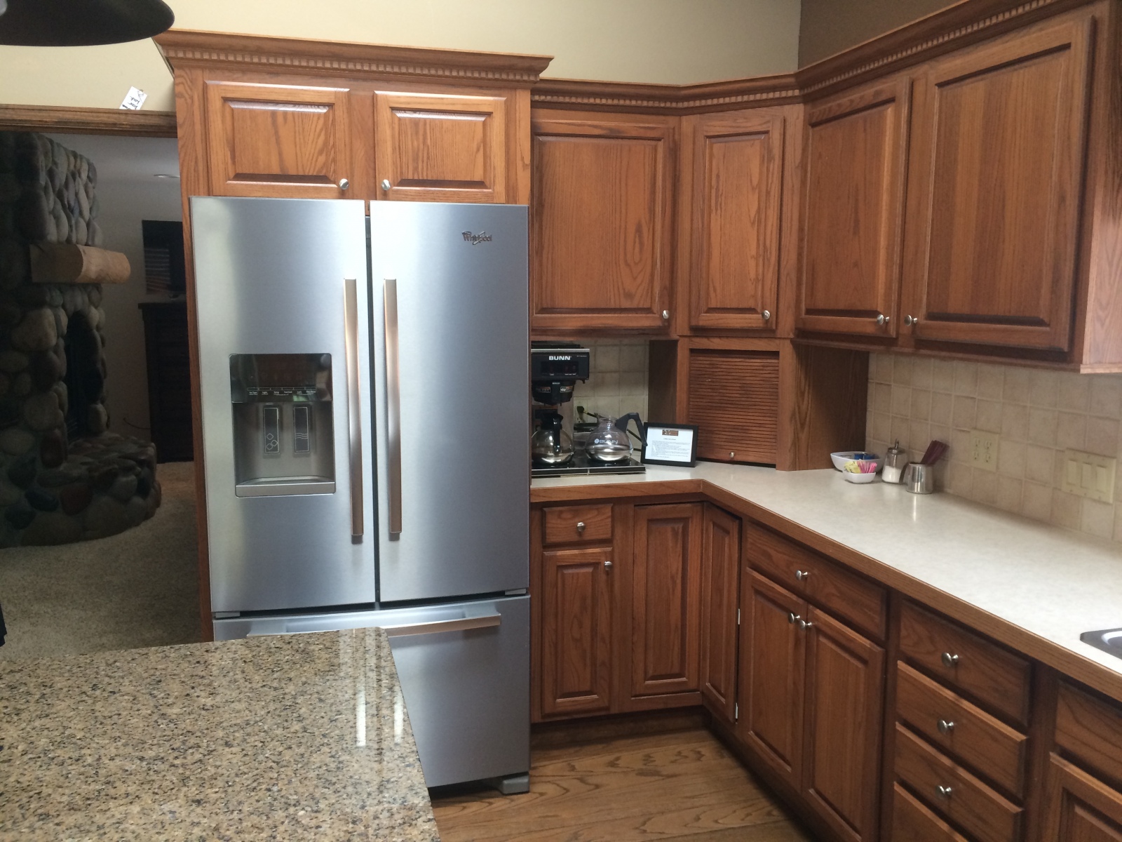 Full size kitchen with all major appliances Full size kitchen with all major appliances